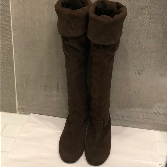 Knee-high Brown Suede Boots - Picture 2 of 6
